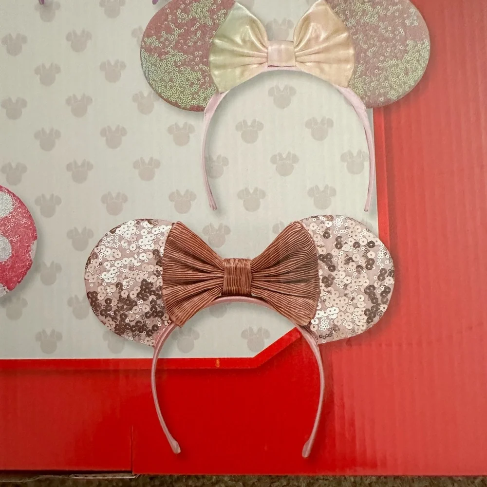 Disney Minnie Mouse 5 piece Ear kit for Disneyland World vacation